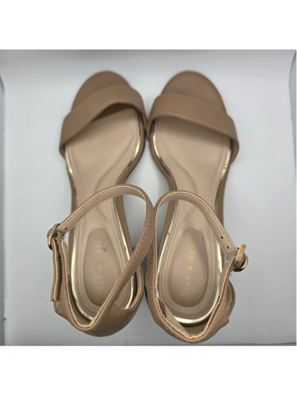 Kelly & Katie Hailee Block Heel Sandal In Taupe Size 9 NEW - Picture 5 of 6